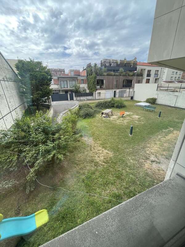 Commerce à COURBEVOIE