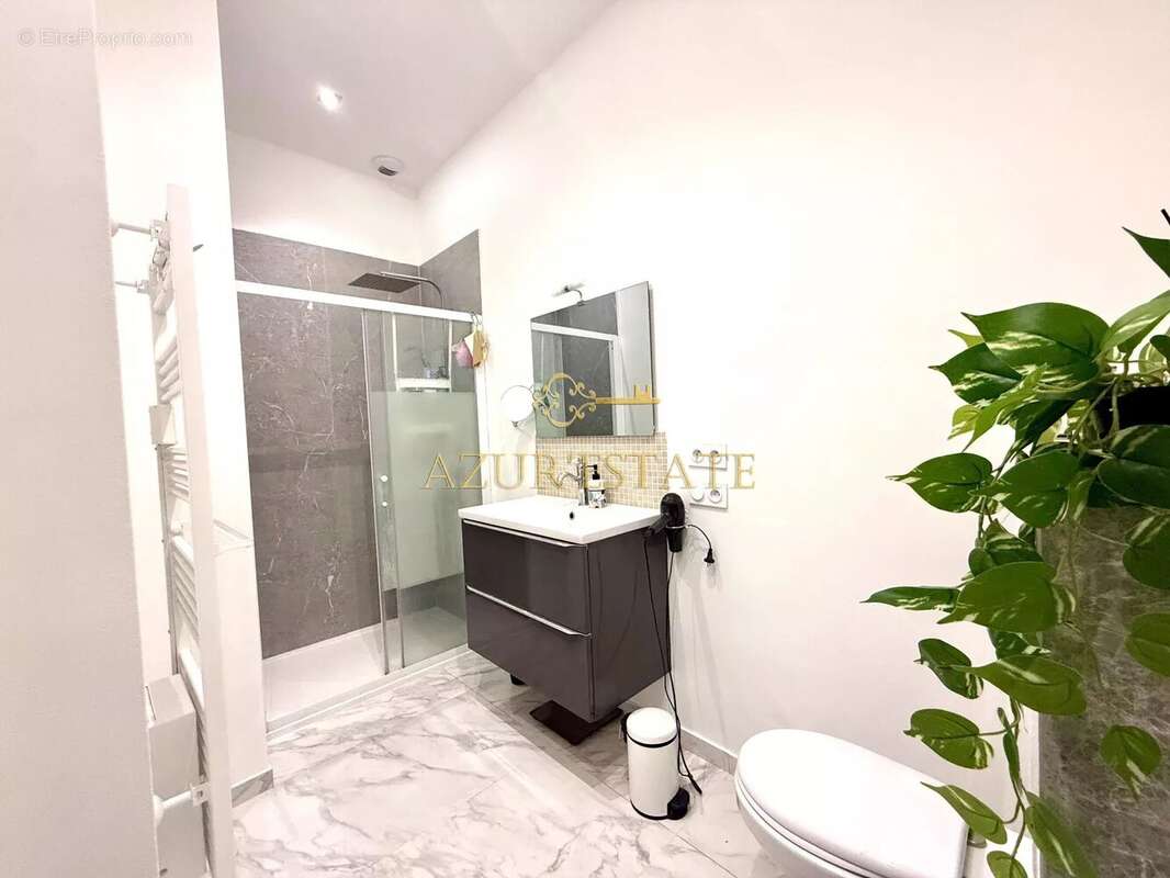 Appartement à ROQUEBRUNE-CAP-MARTIN