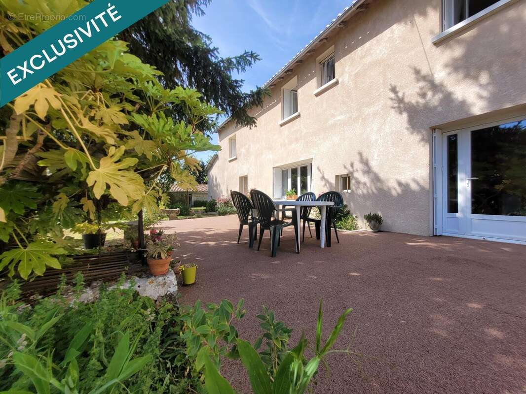 Photo 3 - Maison à VOUILLE
