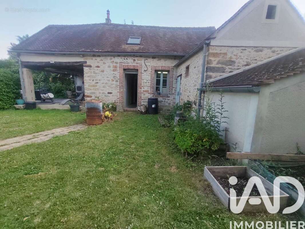 Maison 130 m² à La Brosse-Montceaux  - photo 5