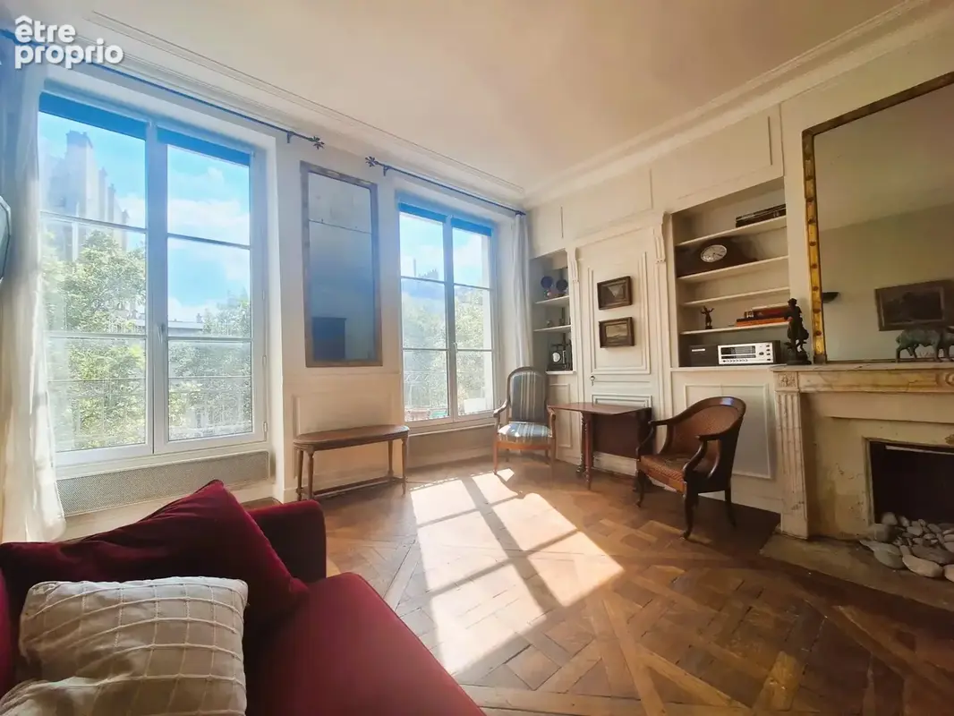 Xème, Porte Saint-Martin - 4 pièces de 64m² - 3ème ascenseur - 735 000 euros - photo 5