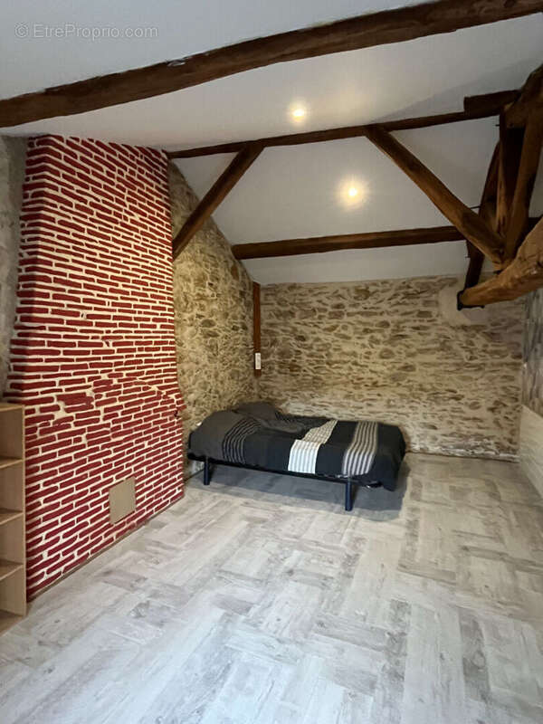 Maison à SAINT-REMY-EN-MAUGES