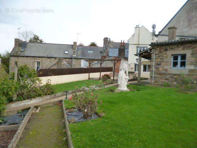 Maison à LEZARDRIEUX