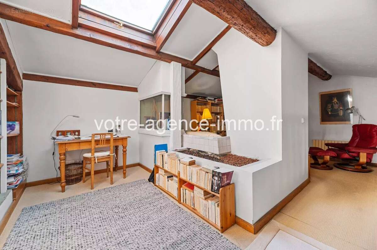 Maison à TOURRETTE-LEVENS