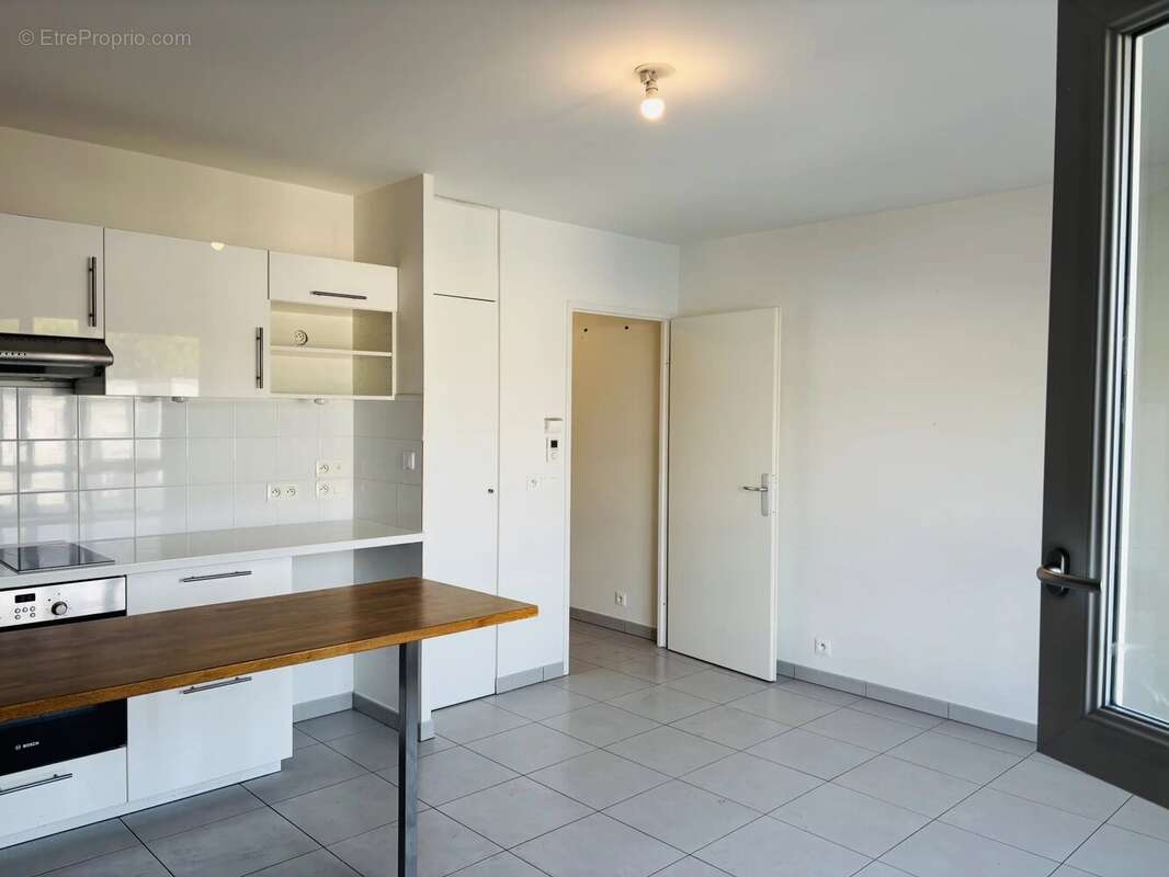 Saint-Ouen /  Grand Studio Lumineux de 27 m² –  Calme sur Jardins - photo 3