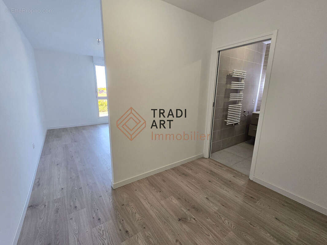 Appartement à SAINTE-GENEVIEVE-DES-BOIS