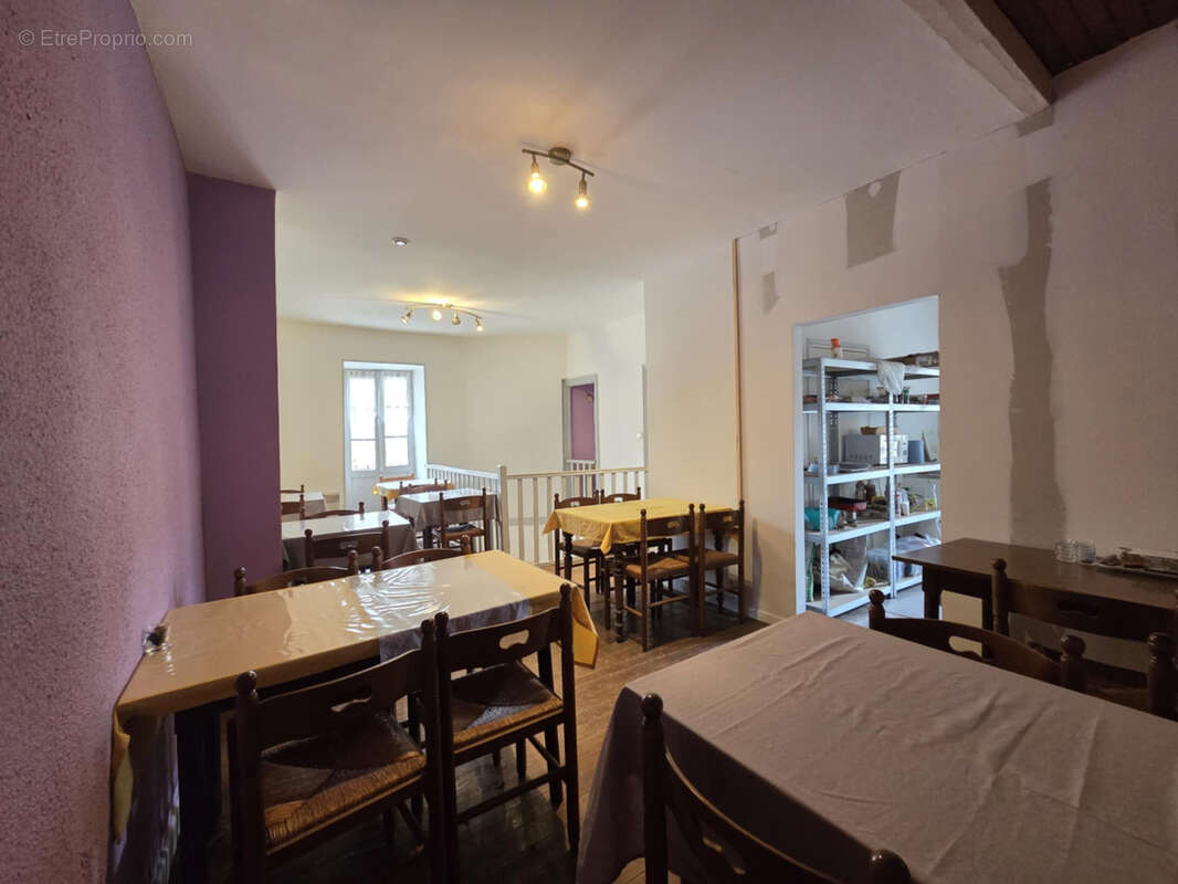 Fonds de commerce + murs bar-restaurant   emplacement stratégique à lapalisse (03) - photo 9