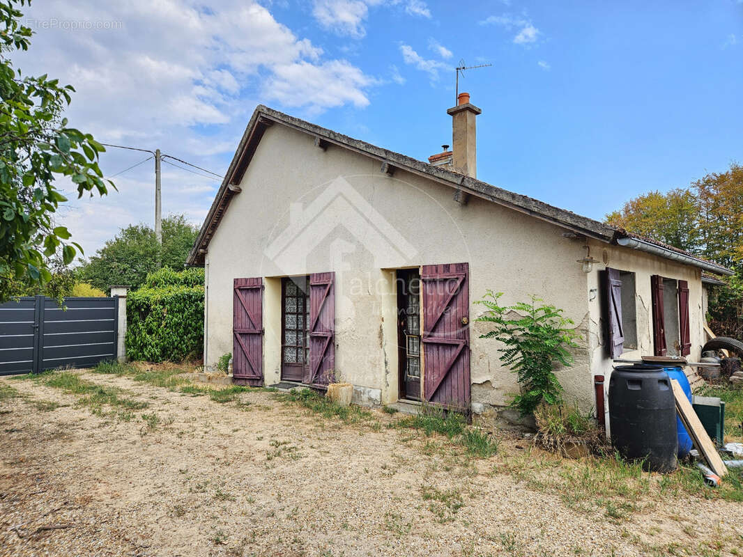 Maison de plain pied à rénover - photo 2