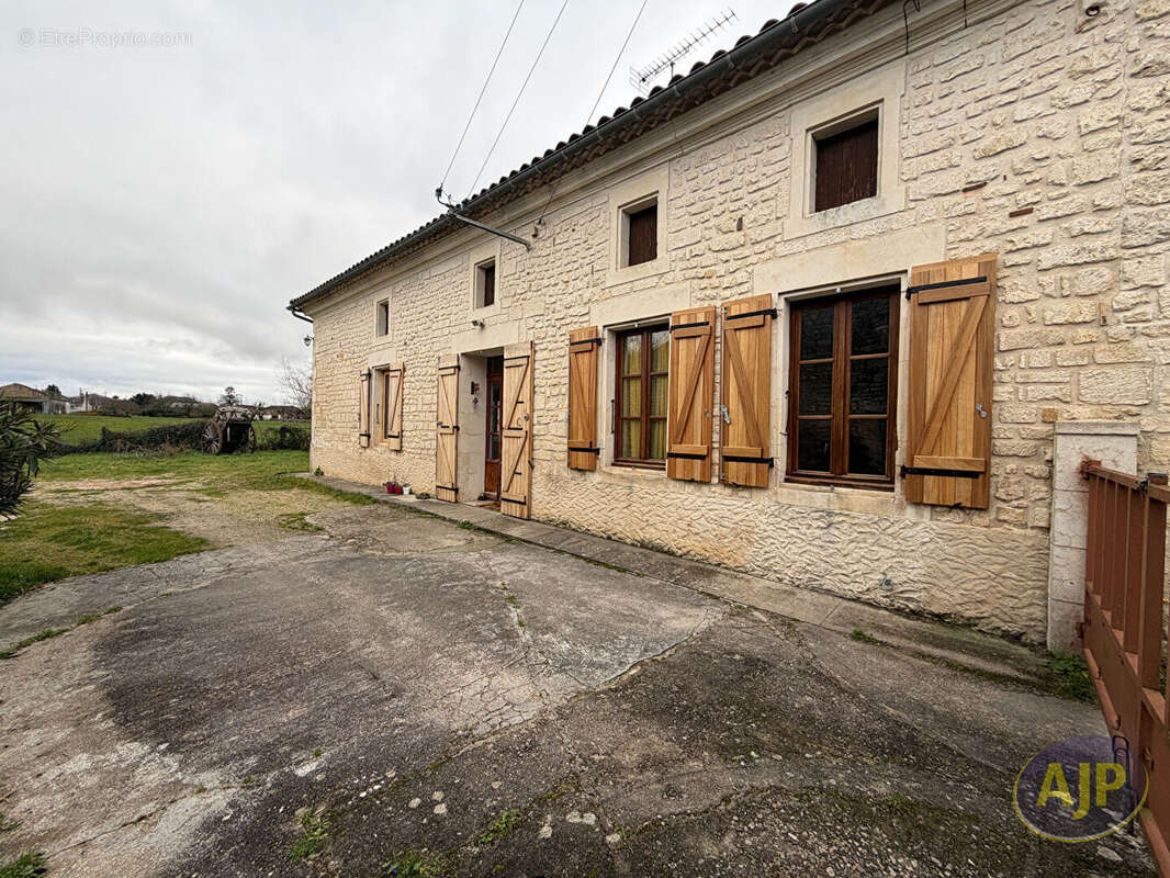 Maison à JAZENNES