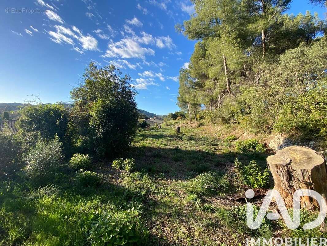 Photo 2 - Terrain à EYGUIERES