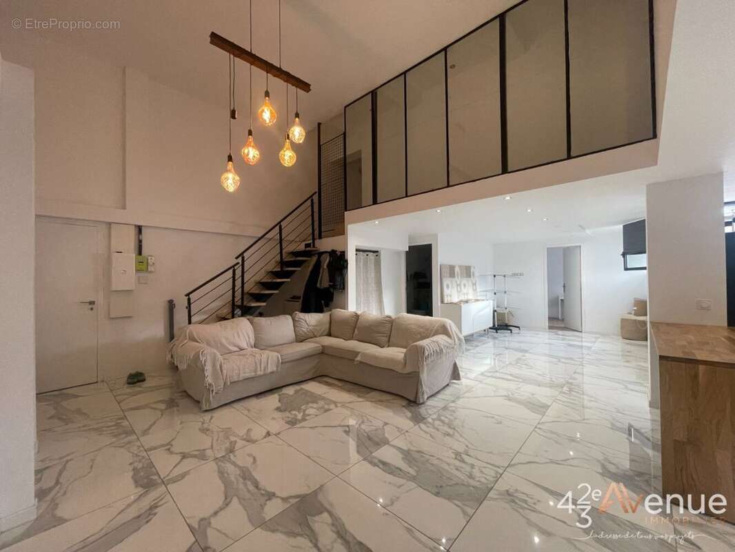 Appartement à SAINT-ETIENNE