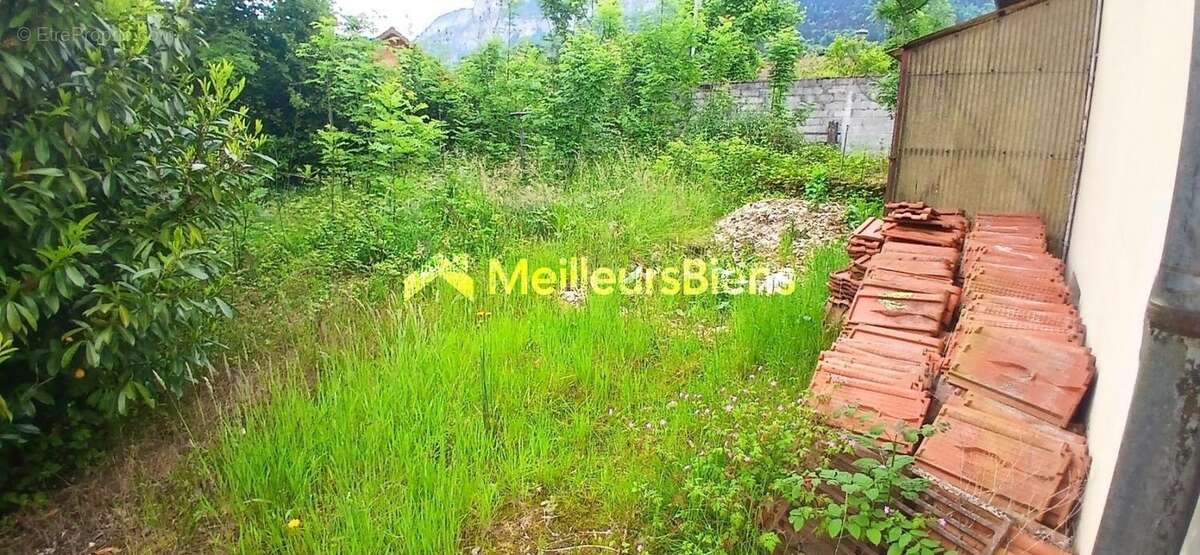 Appartement à ATTIGNAT-ONCIN