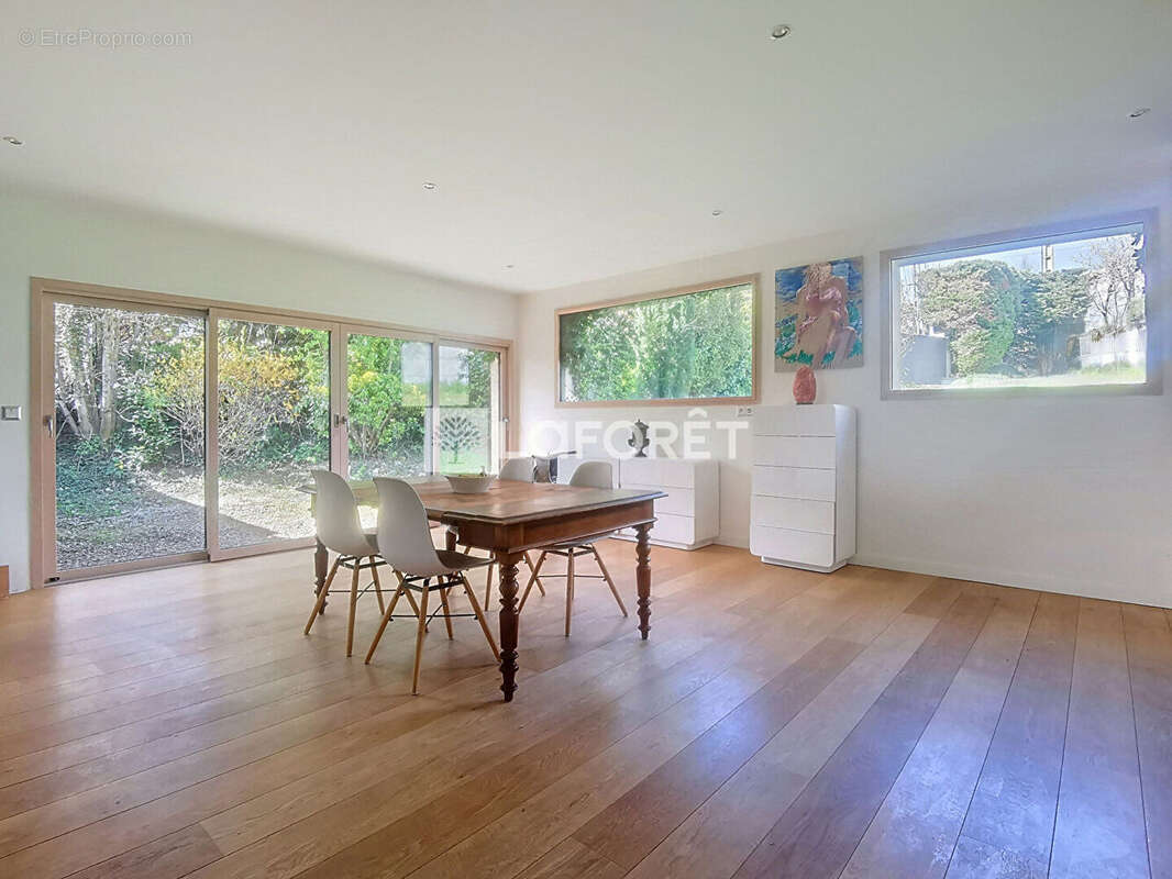 Massieux, beaux volumes et vue dégagée - photo 9