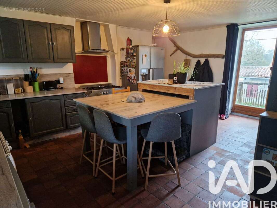 Photo 3 - Maison à VENANSAULT