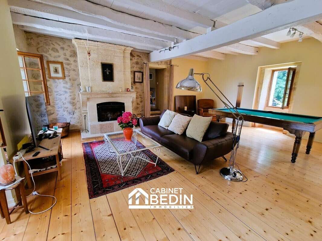 Maison 320 m² à Blasimon  - photo 4
