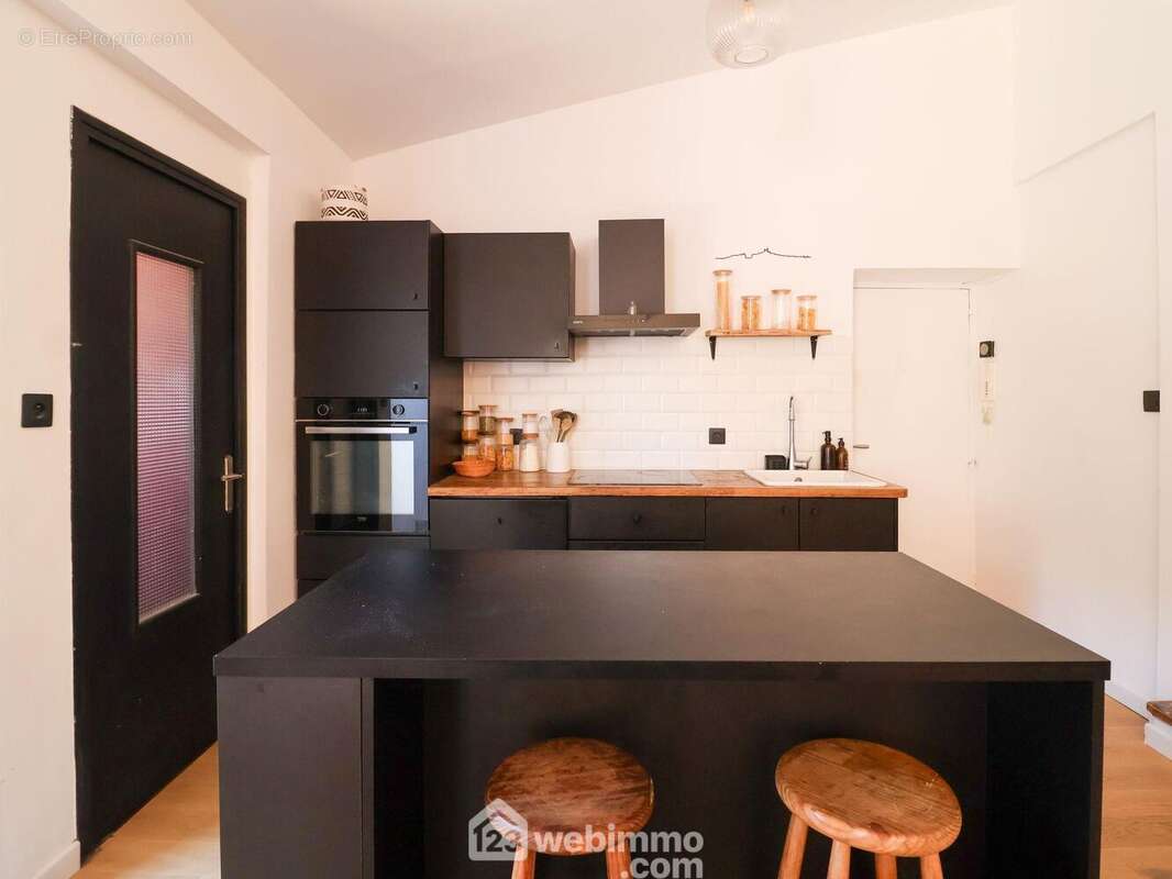 Appartement à MARSEILLE-9E