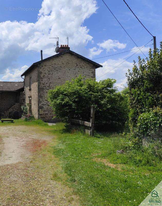 Appartement à SAINT-JUNIEN
