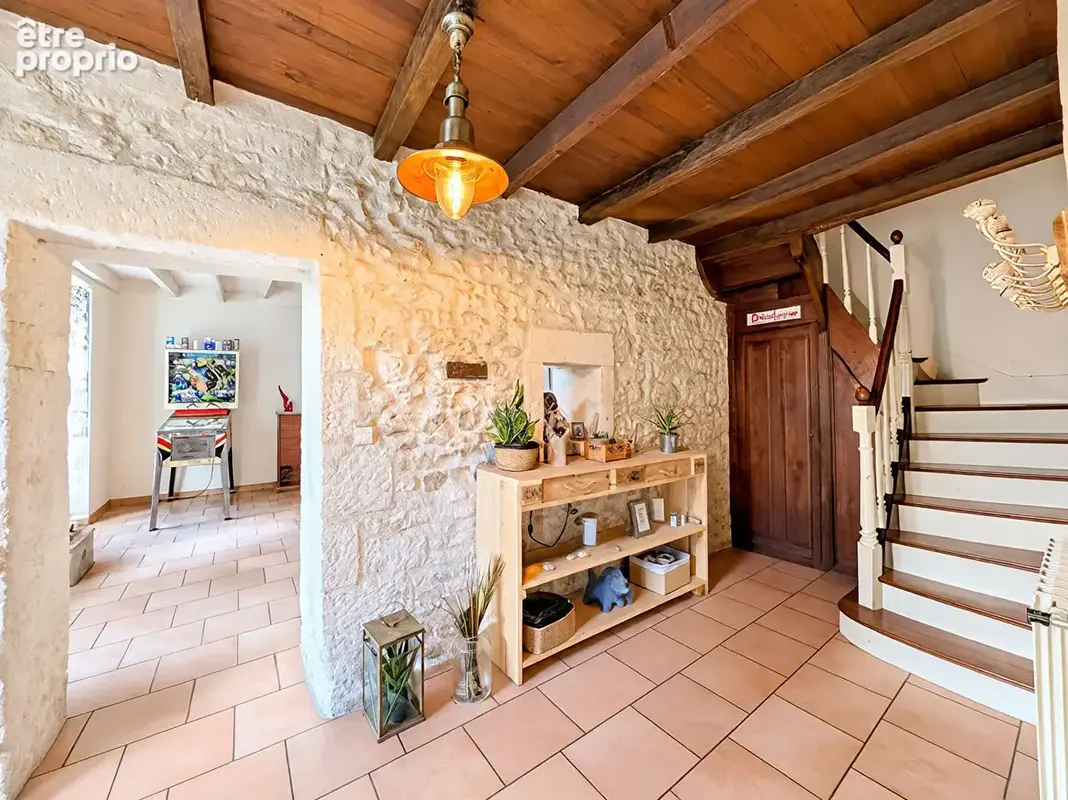 Maison de caractère - 267 m², 6 chambres, piscine chauffée et jardin sans vis-à-vis - photo 3