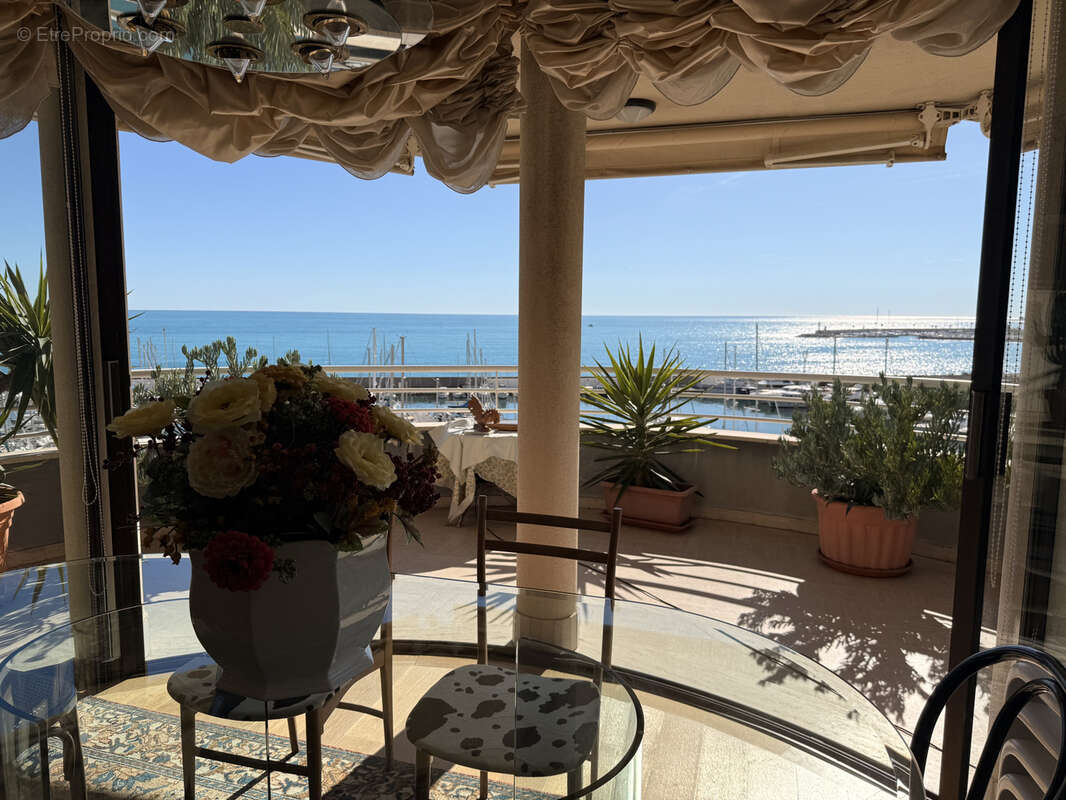 Appartement à MENTON