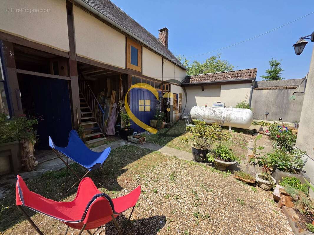 Maison avec dépendances et fort potentiel – Henrichemont - photo 13