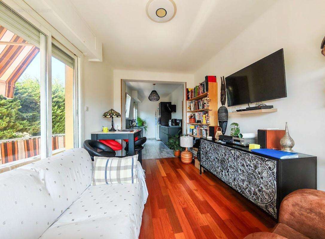 Appartement à VILLENEUVE-LOUBET