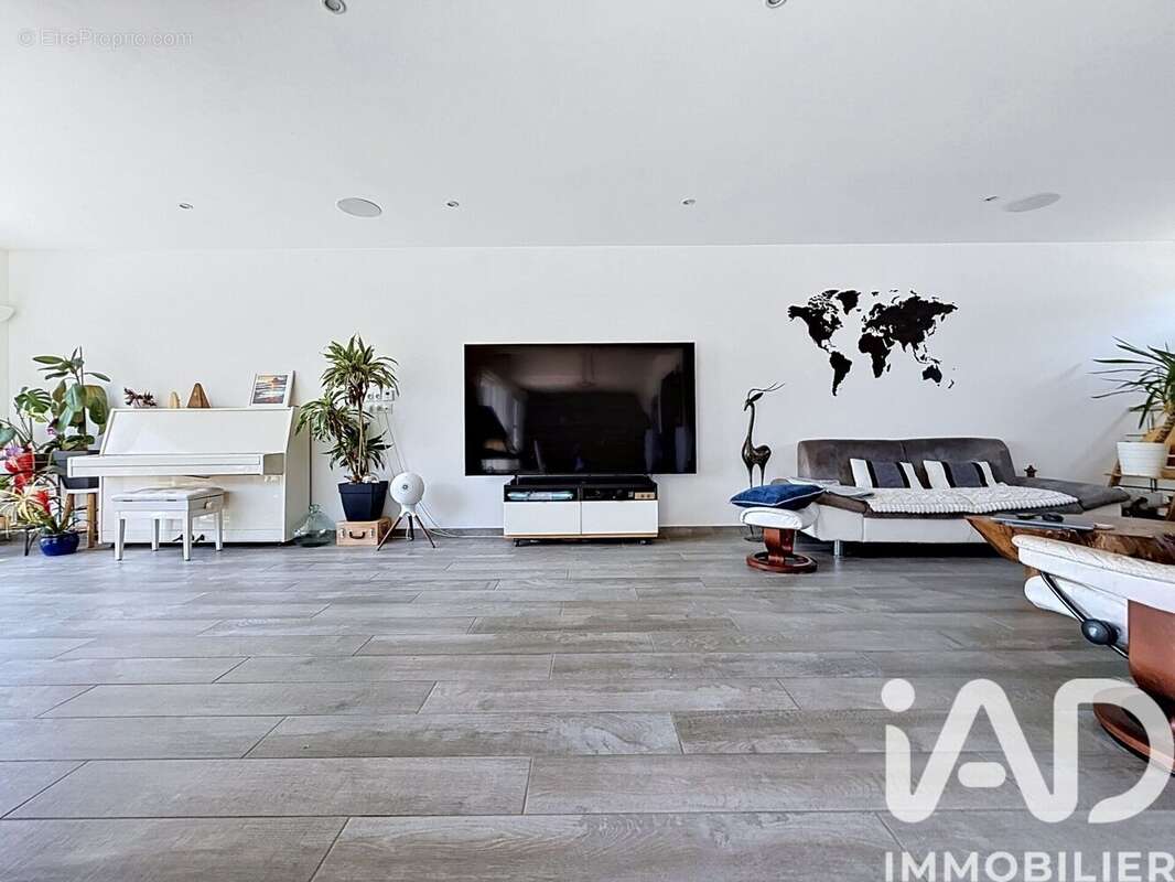 Photo 2 - Maison à LINAS