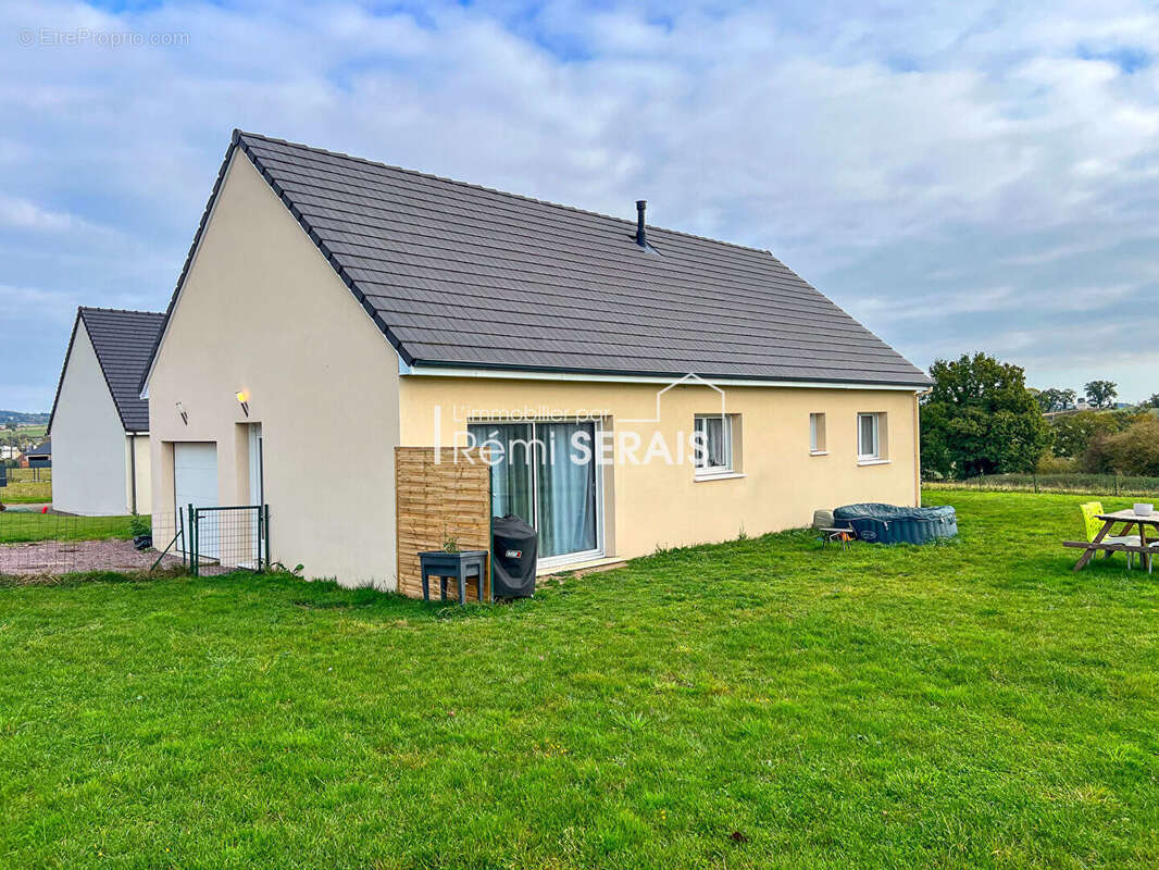 Maison à SAINT-PIERRE-DU-REGARD