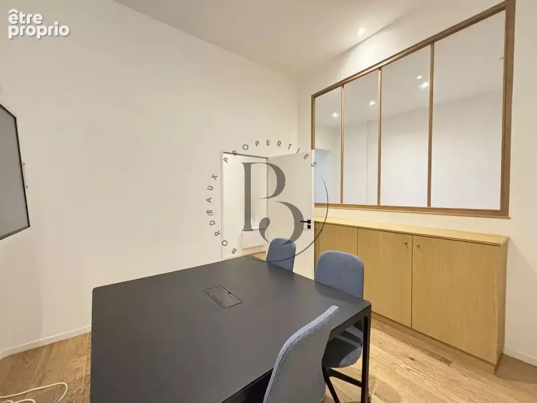 BORDEAUX TRIANGLE - Bureaux T5 avec vitrine - photo 2