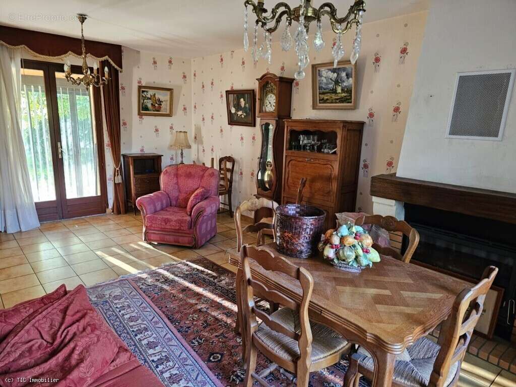 Maison à VERTEUIL-SUR-CHARENTE