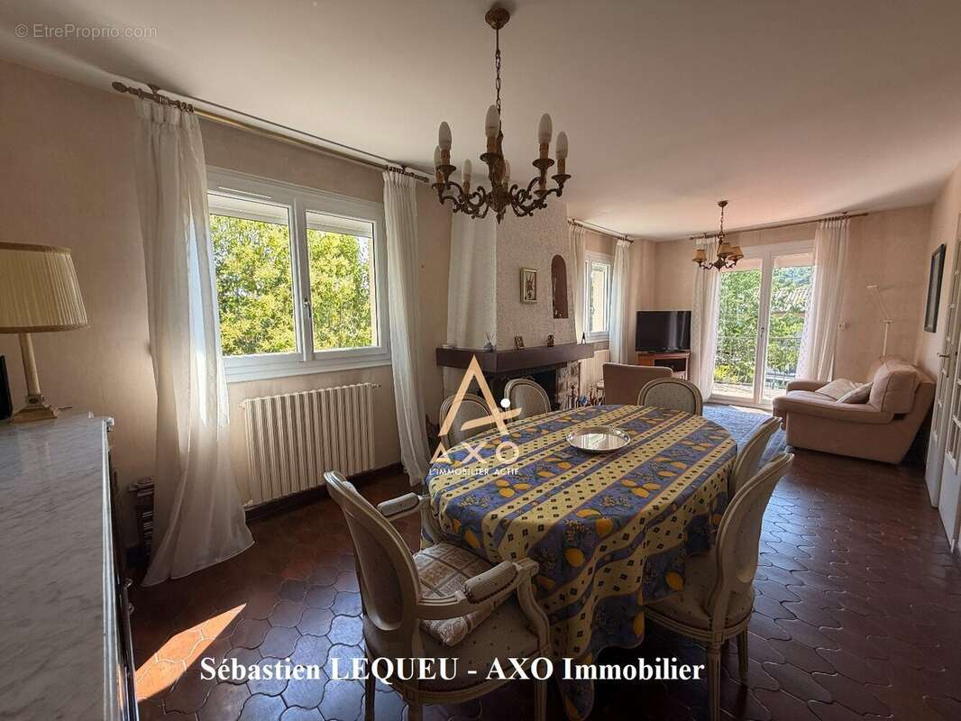 maison Familiale de 155m2 proche centre Saint Genies - photo 8