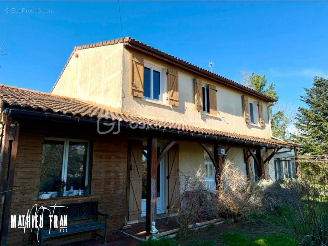 Maison à COUTRAS