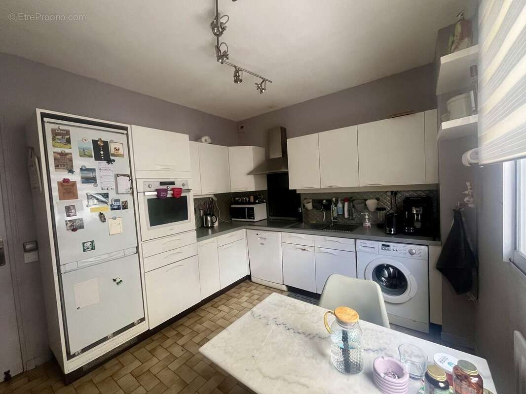 CUISINE 11m² - Appartement à SAINT-ETIENNE