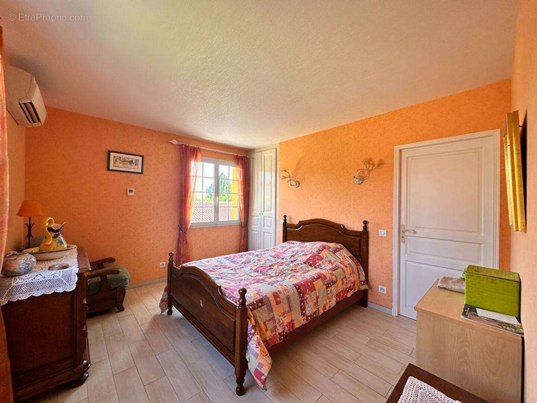 Maison 180 m² à La Croix-Blanche  - photo 15