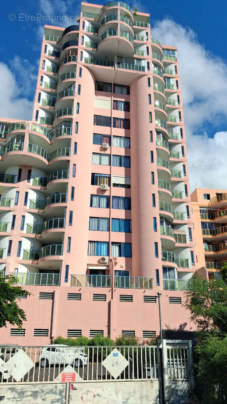 Appartement Sainte Clotilde 3 pièce(s) 64.70 m2 - photo 2