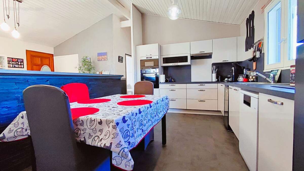 Maison à PAREMPUYRE