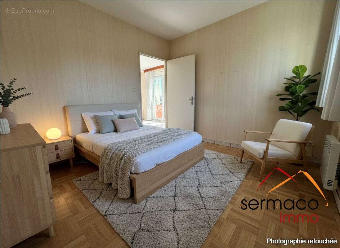 Chambre retouchée avec l'IA - Appartement à SARREGUEMINES