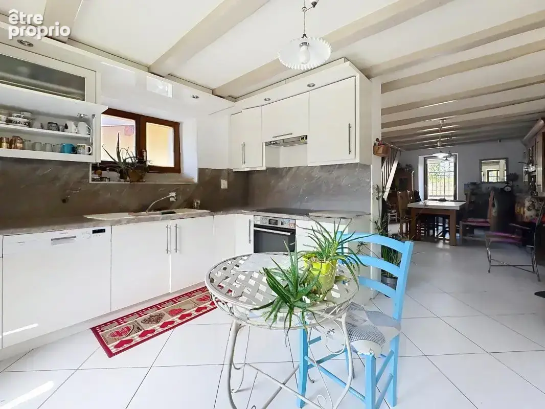 Maison mitoyenne de 168 m² avec dépendance de 180 m² - photo 3