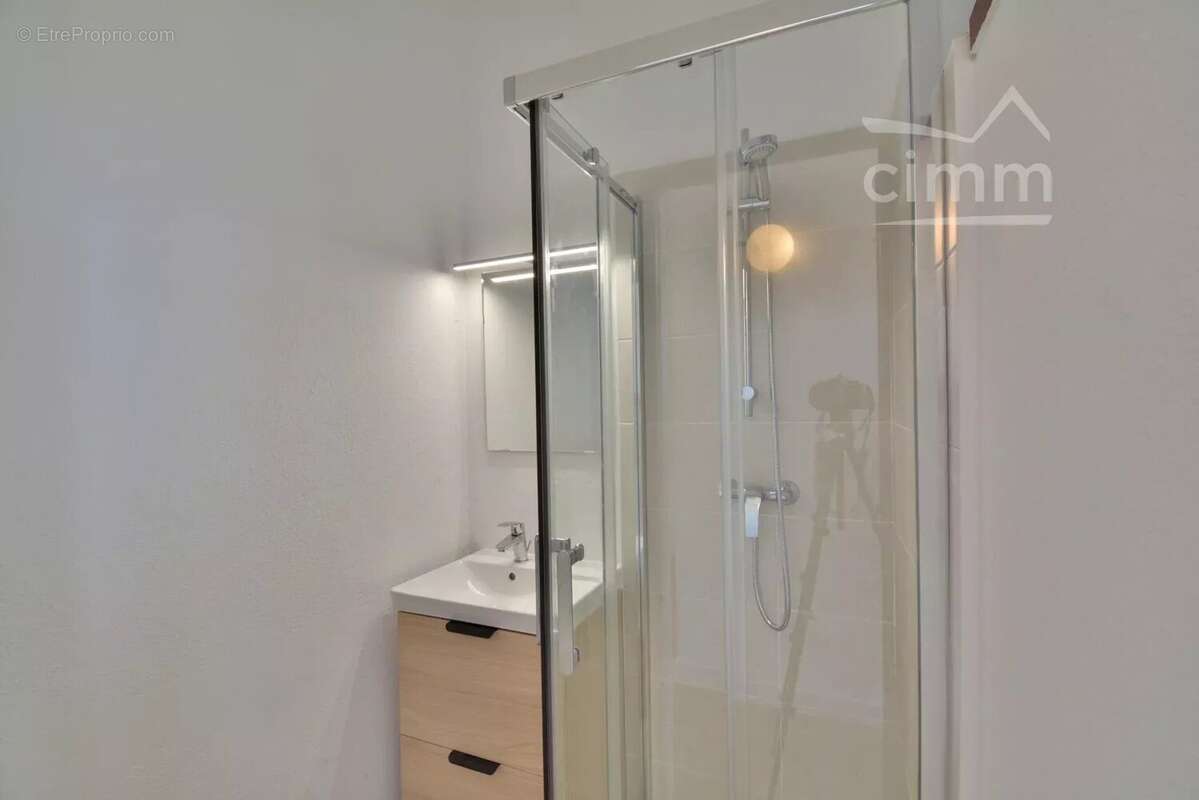 Vente - saint cyprien plage - en marina - bel appartement renove au 2eme et dernier etage - traversant  - 1 place de parking sec - photo 8