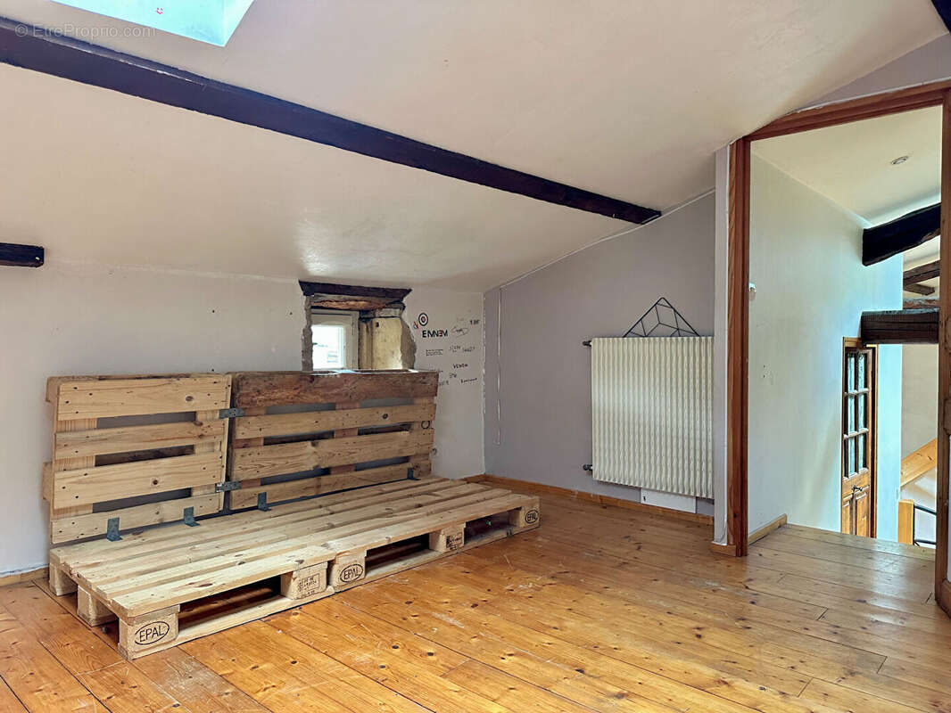 JARNIOUX Maison de village atypique 100 m² - photo 13