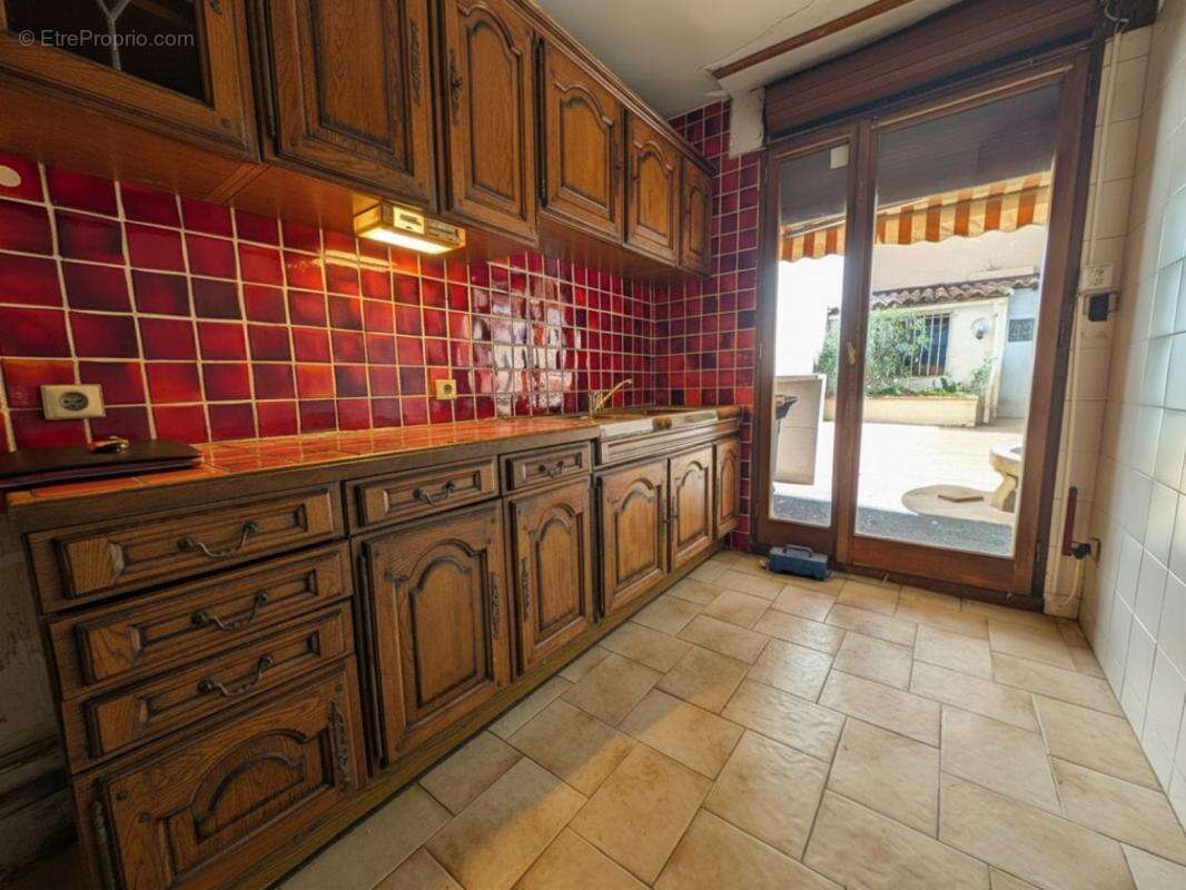 Appartement à MARSEILLE-5E