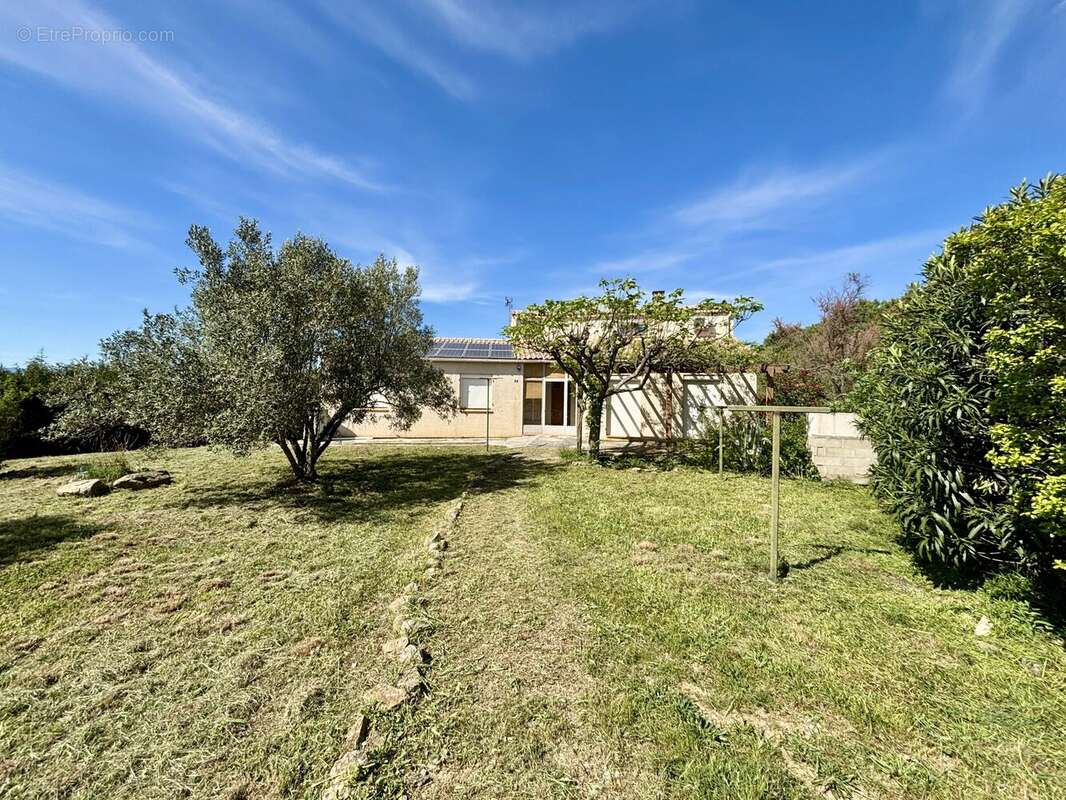 Maison à OUPIA