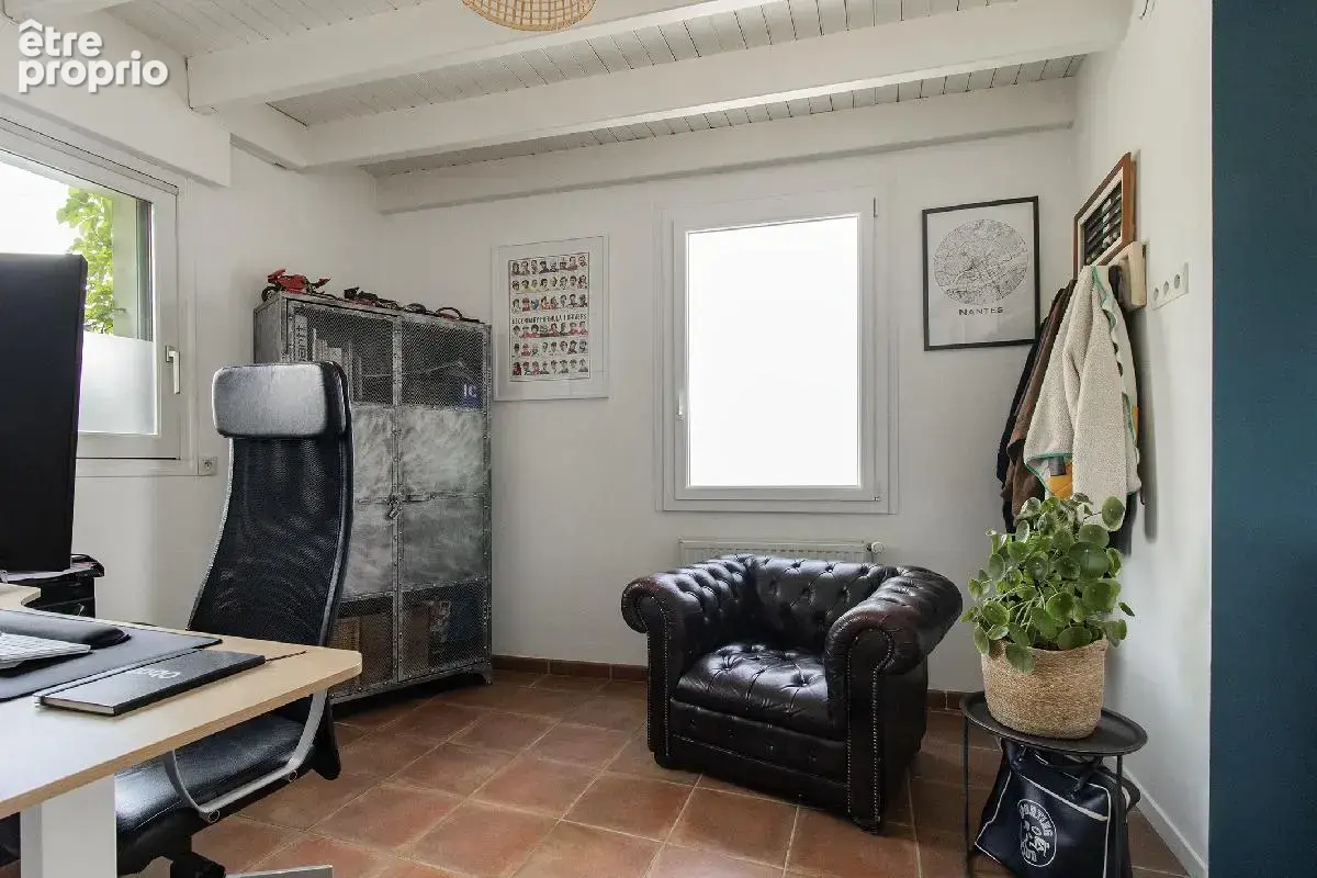 Coup de cœur pour cette maison ancienne rénovée, pleine de charme de 136 m² surface plancher, avec 4 chambres, bureau, grand gar - photo 5