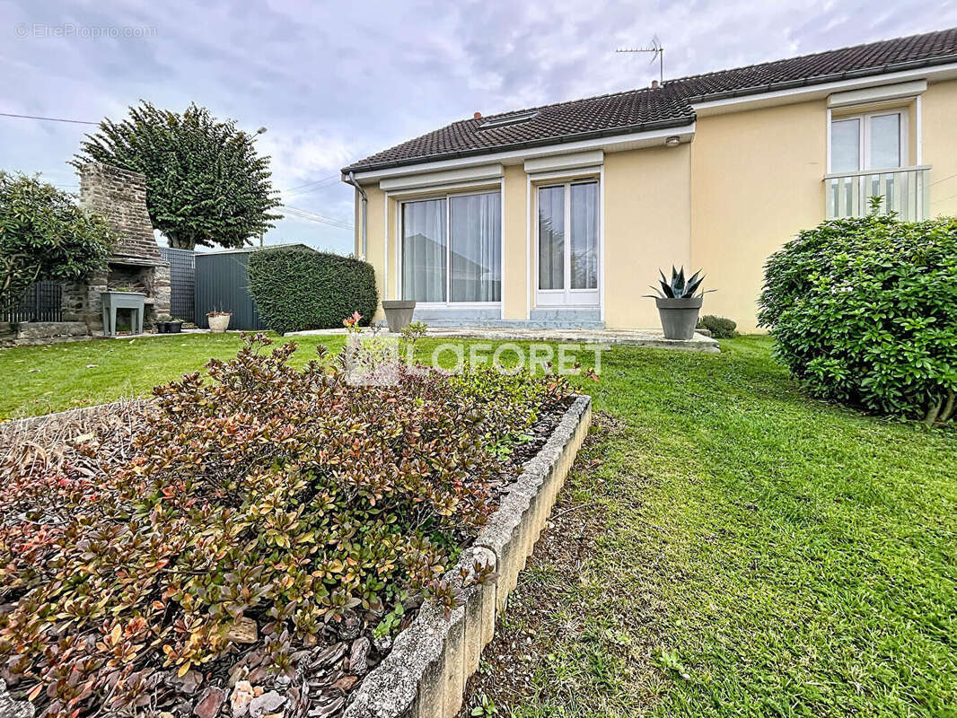 Maison à SAINT-GEORGES-DES-GROSEILLERS