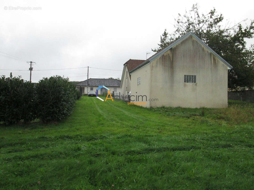 Terrain à LA BRUYERE