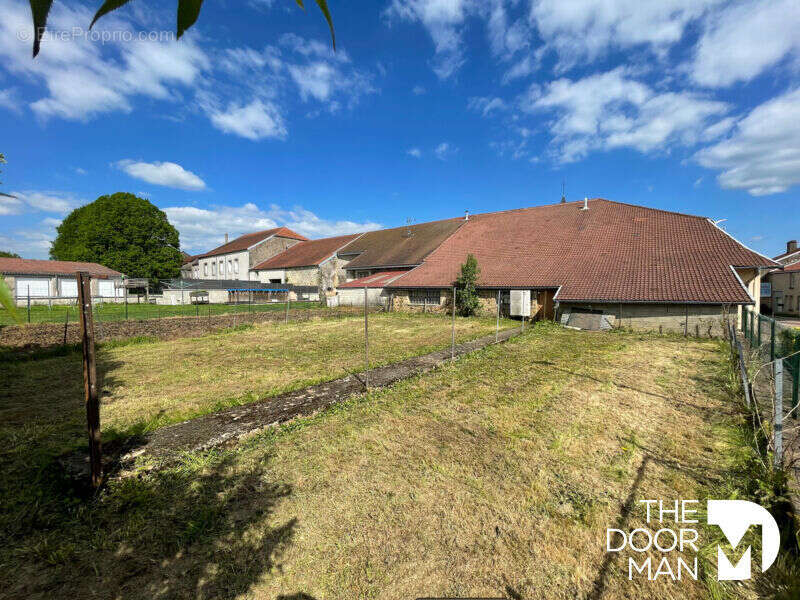 Maison à DAMMARTIN-SUR-MEUSE