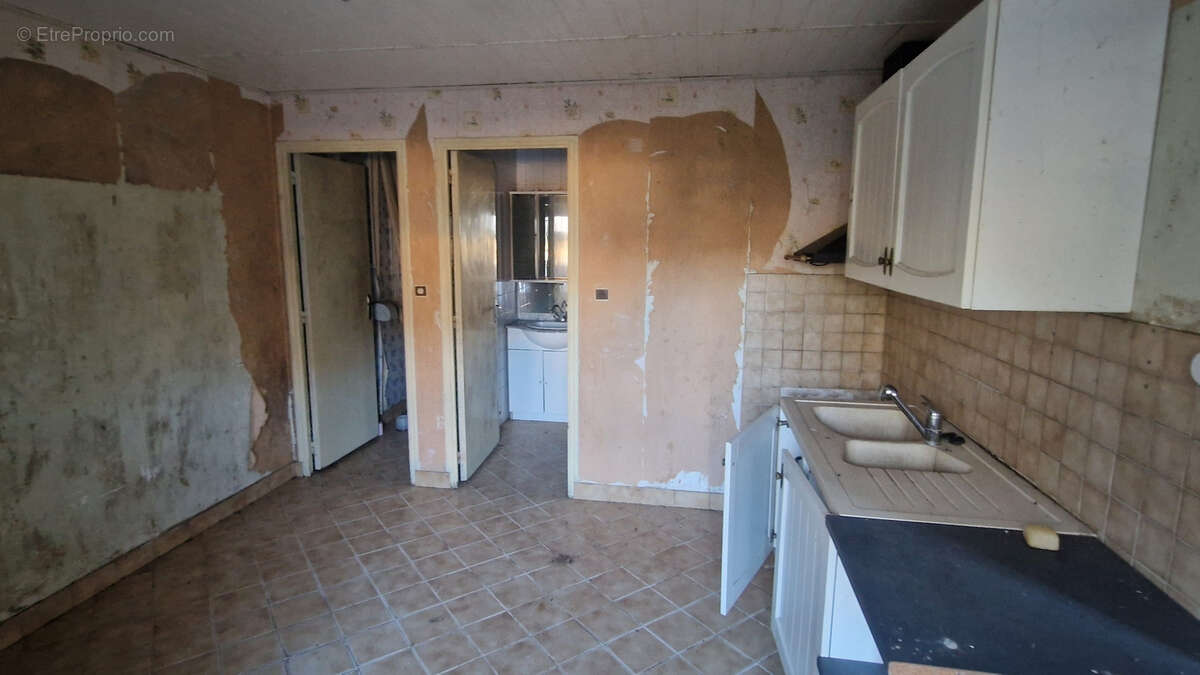 Maison de campagne à rénover   Axe Angers-Rennes - photo 7
