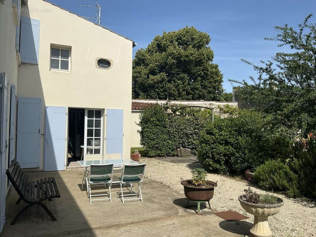 Maison 155 m² à Nieul-Sur-Mer  - photo 2