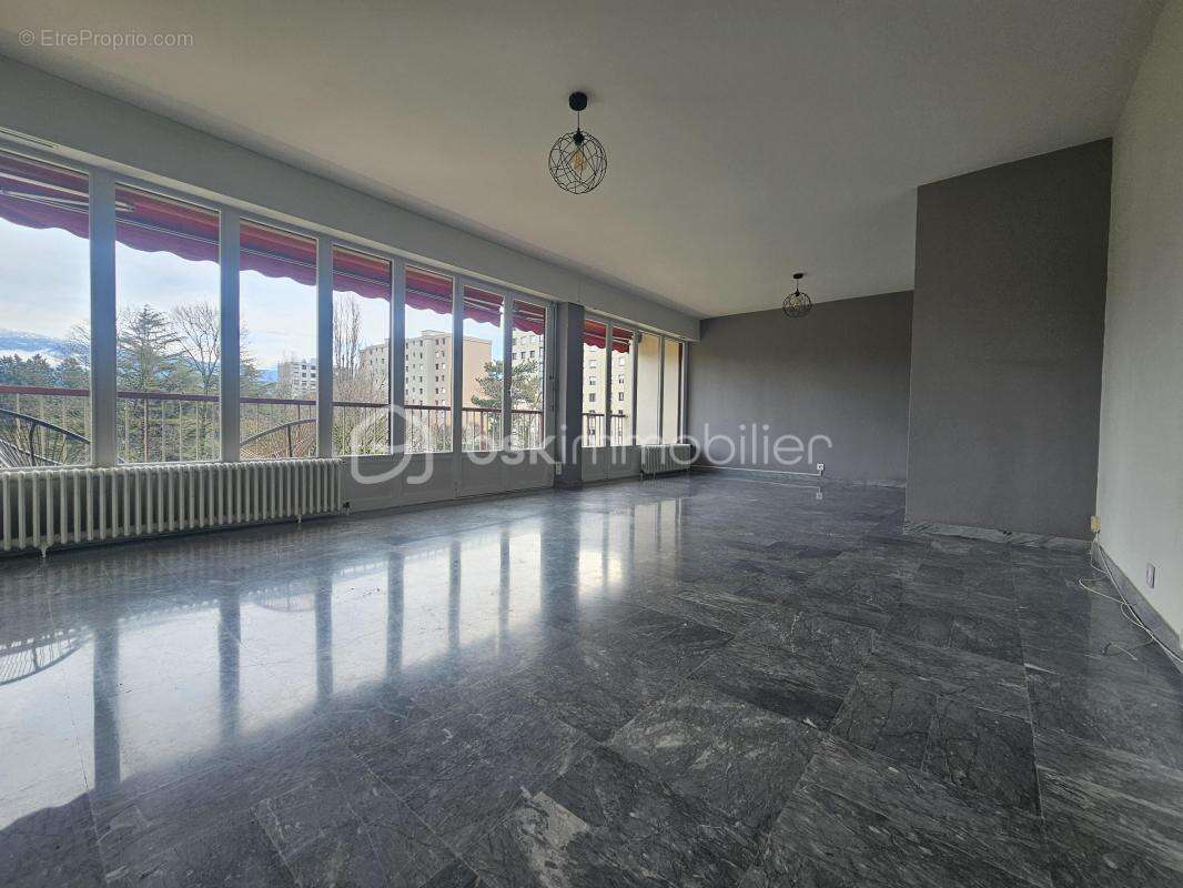 Appartement à ECHIROLLES