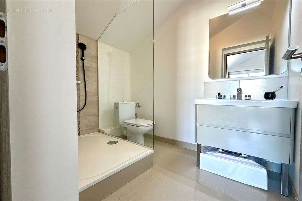 Maison à ISSY-LES-MOULINEAUX