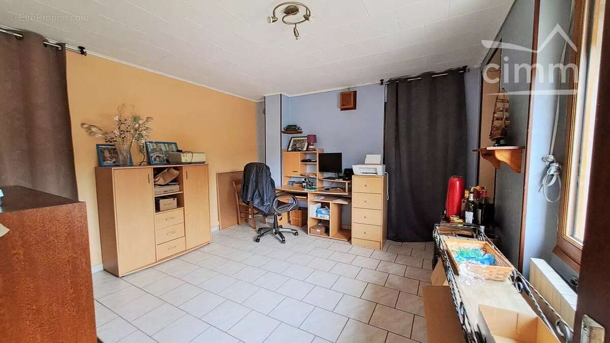 Maison à LA BATIE-MONTGASCON